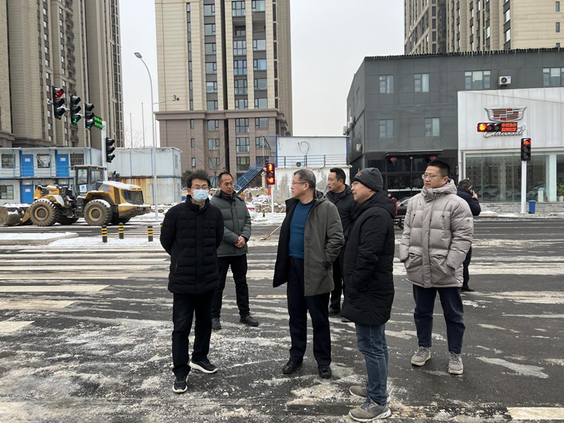 万象城网页版-万象城（中国）
总经理助理黄志澎到市政道路项目检查指导工作