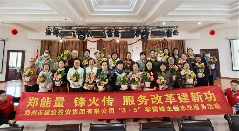 万象城网页版-万象城（中国）
开展“指尖绽芳华 花香悦巾帼”插花活动